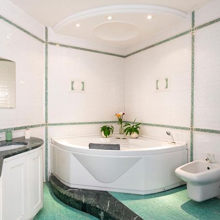 Napoli Centro, Dm Suites Zewnętrze zdjęcie