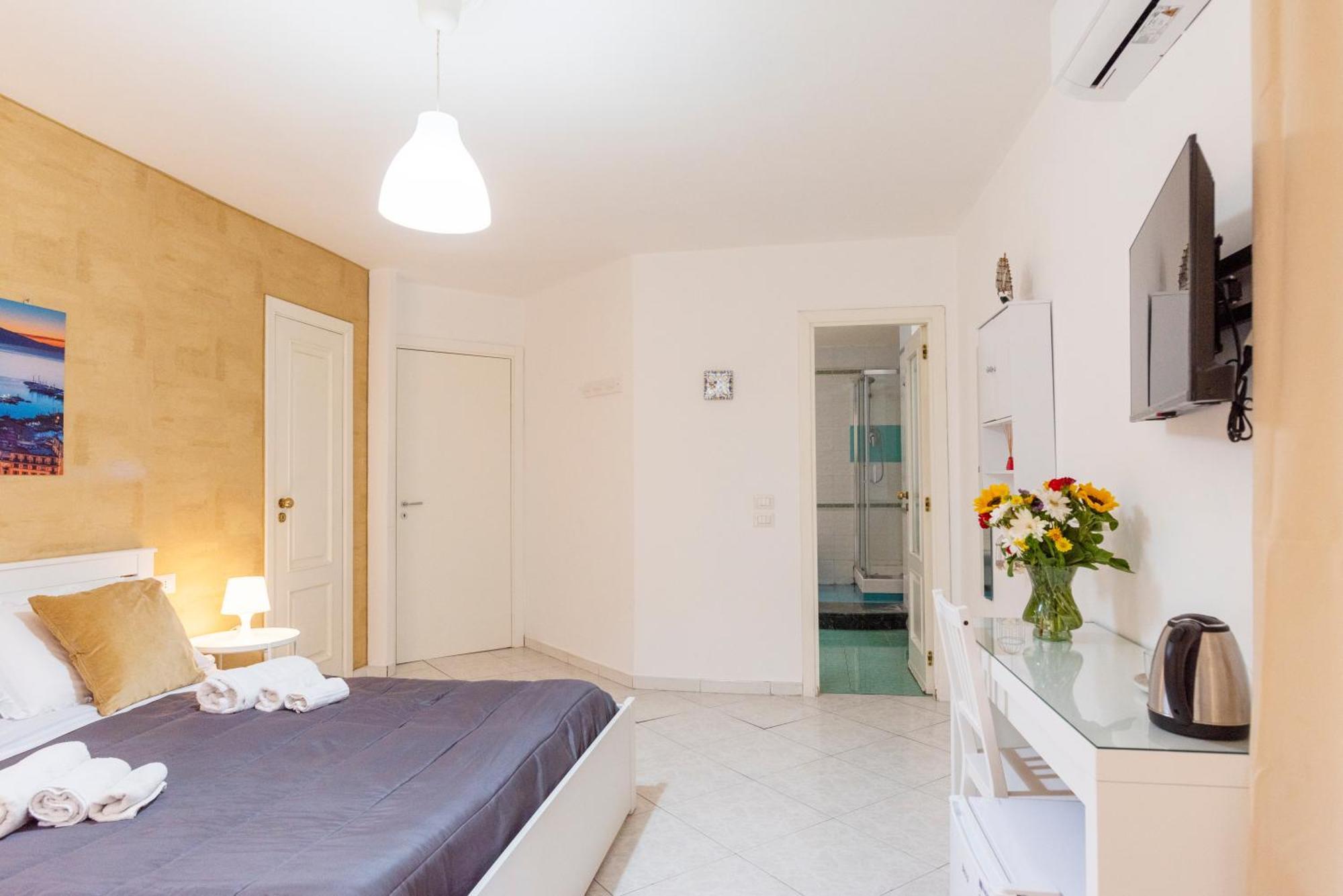Napoli Centro, Dm Suites Zewnętrze zdjęcie