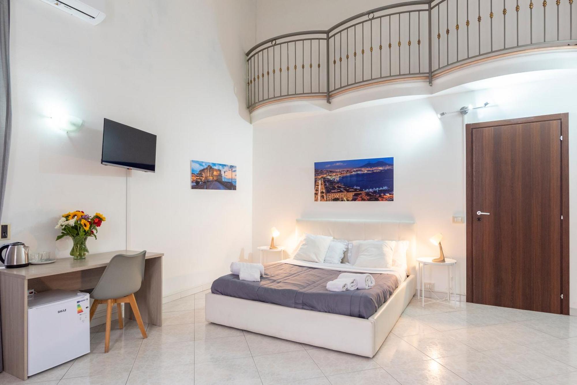 Napoli Centro, Dm Suites Zewnętrze zdjęcie
