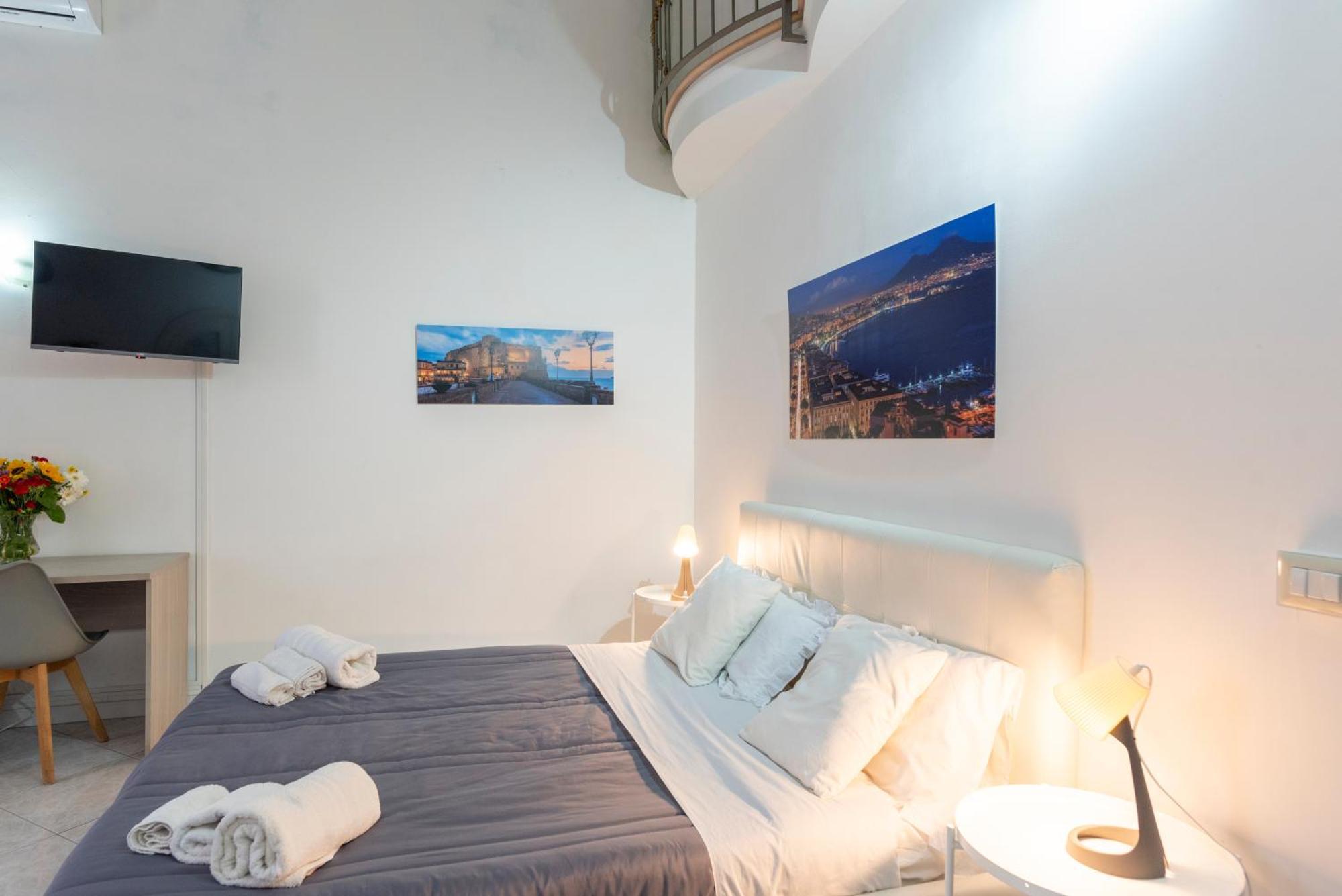 Napoli Centro, Dm Suites Zewnętrze zdjęcie
