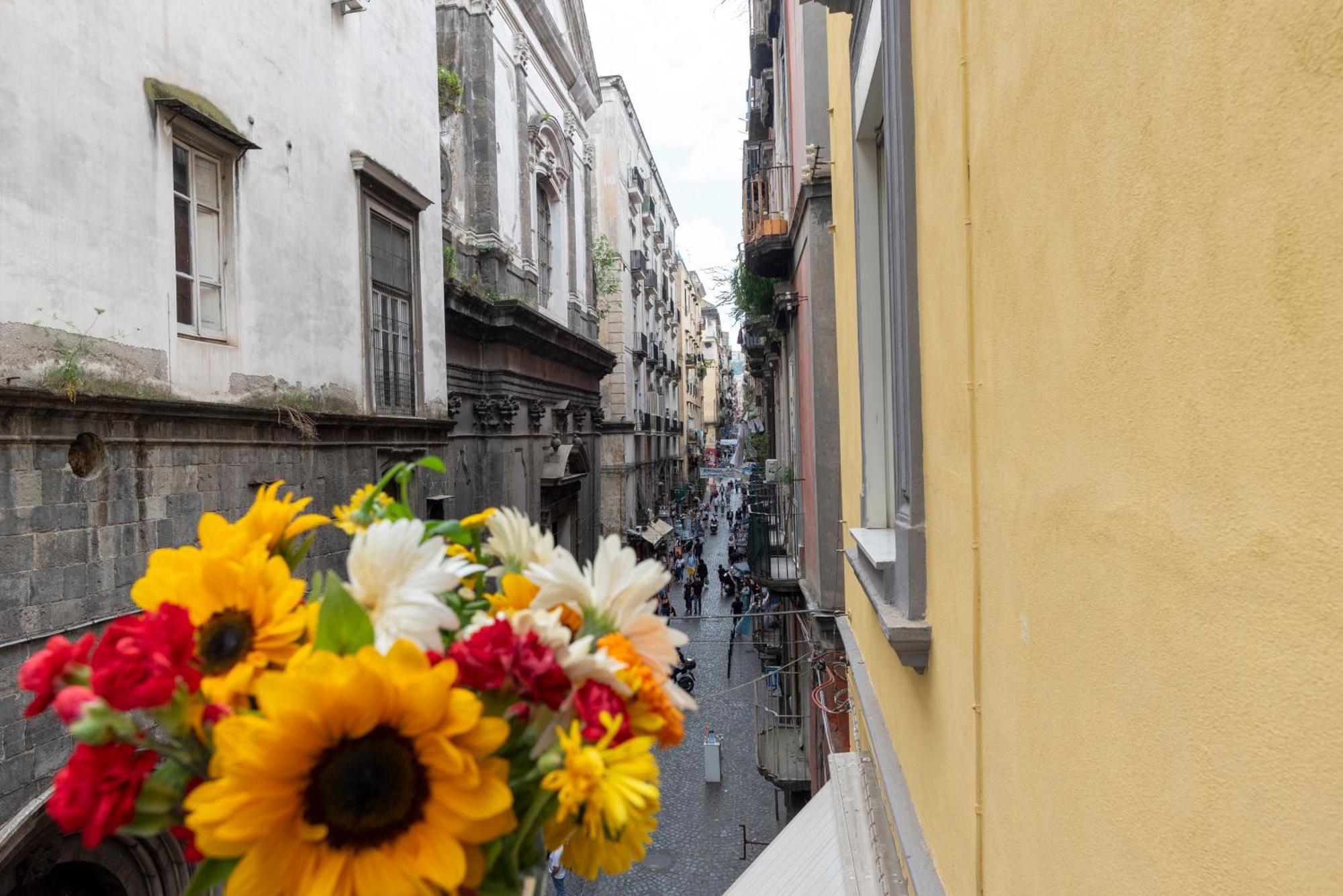 Napoli Centro, Dm Suites Zewnętrze zdjęcie